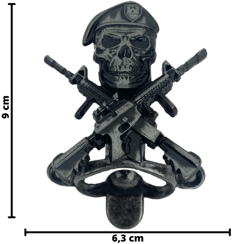 Abridor de Garrafas Caveira com Armas em Metal Prata Velho Escovado 9x6,3cm - Palácio da Arte