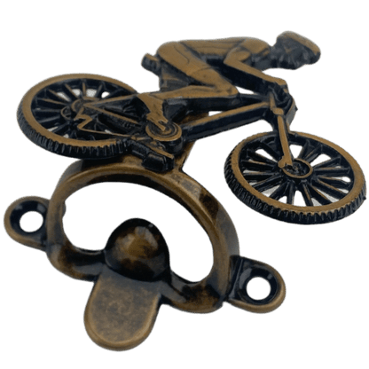 Abridor de Garrafas Ciclista Sentado em Metal Ouro Velho Escovado 7x6cm - Palácio da Arte
