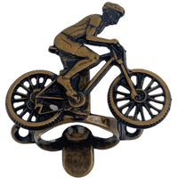 Abridor de Garrafas Ciclista Sentado em Metal Ouro Velho Escovado 7x6cm - Palácio da Arte