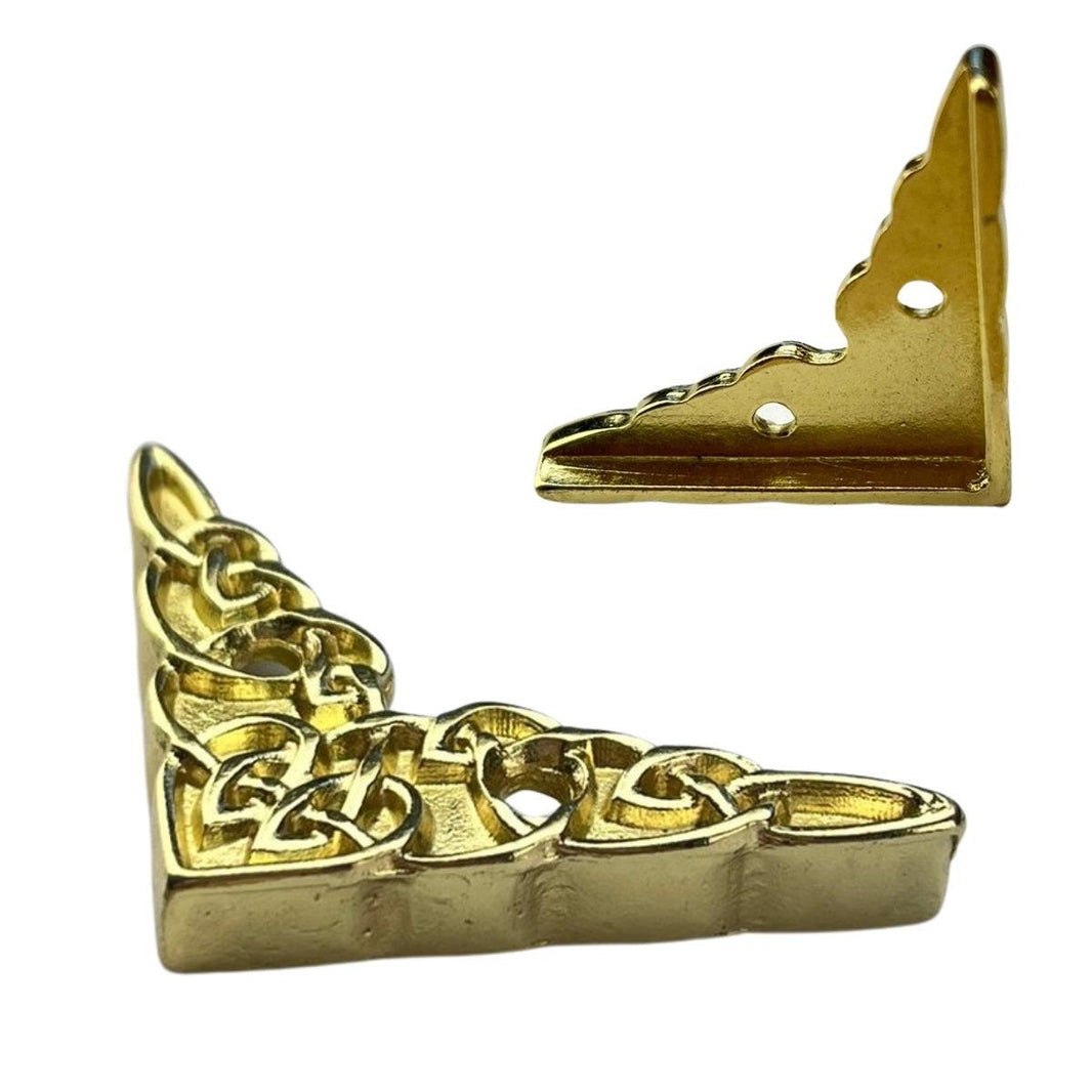 Cantoneira Entrelaçada em Metal Dourado 3,4x3,4cm Kit com 2 peças - Palácio da Arte