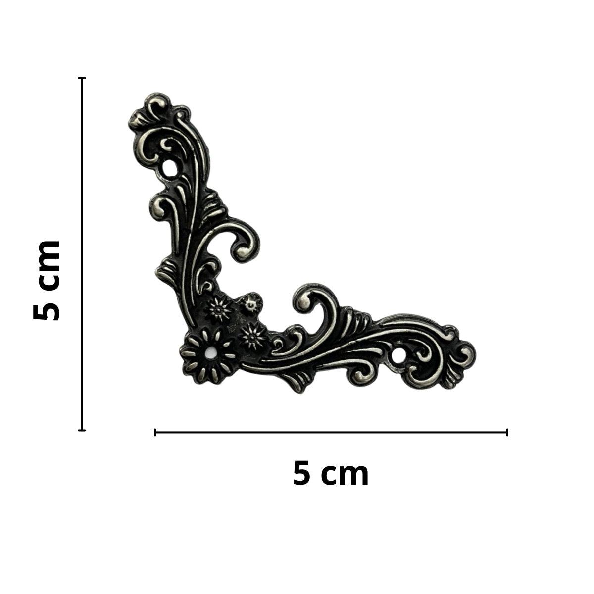 Cantoneira Floral em Metal Prata Velha 5x5cm Kit com 2 peças - Palácio da Arte