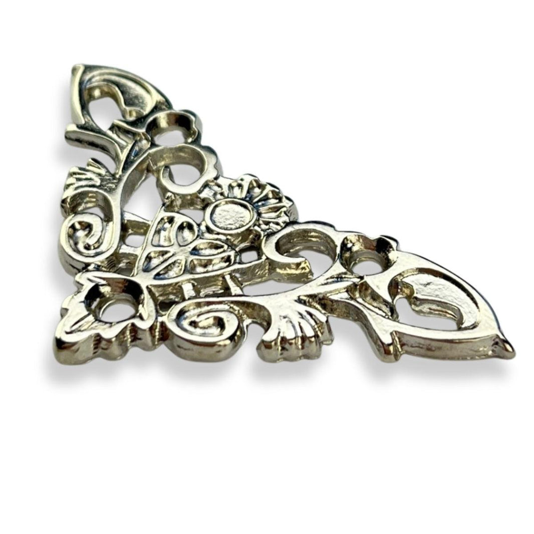 Cantoneira New Floral em Metal Niquel 3,4x3,4cm Kit com 2 peças - Palácio da Arte