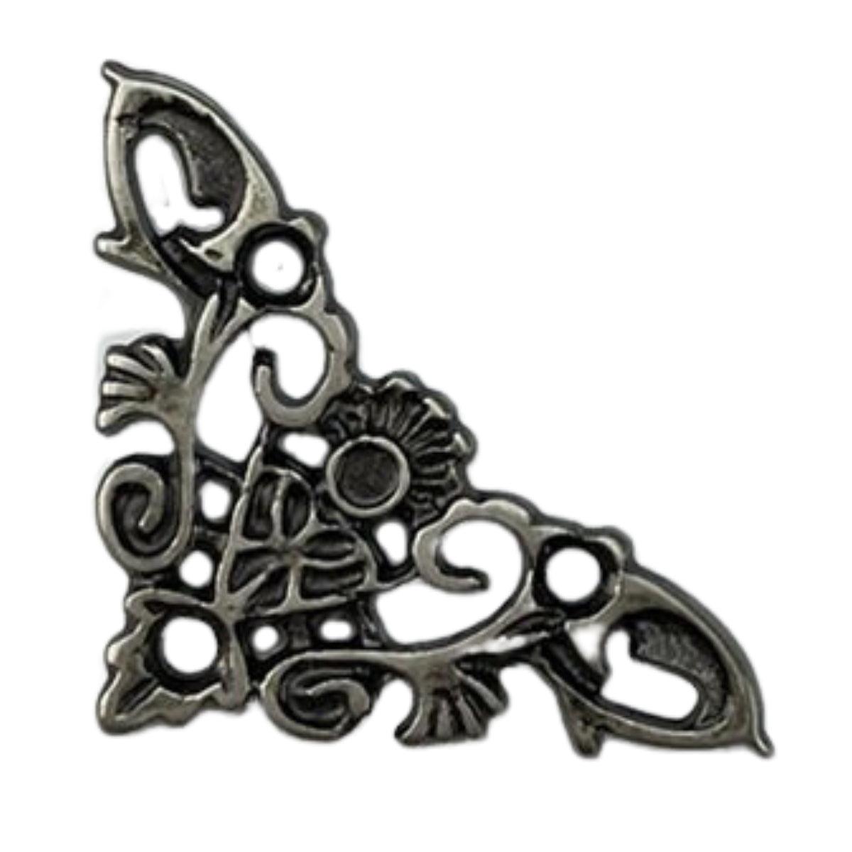 Cantoneira New Floral em Metal Prata Velho 3,4x3,4cm Kit com 2 peças - Palácio da Arte