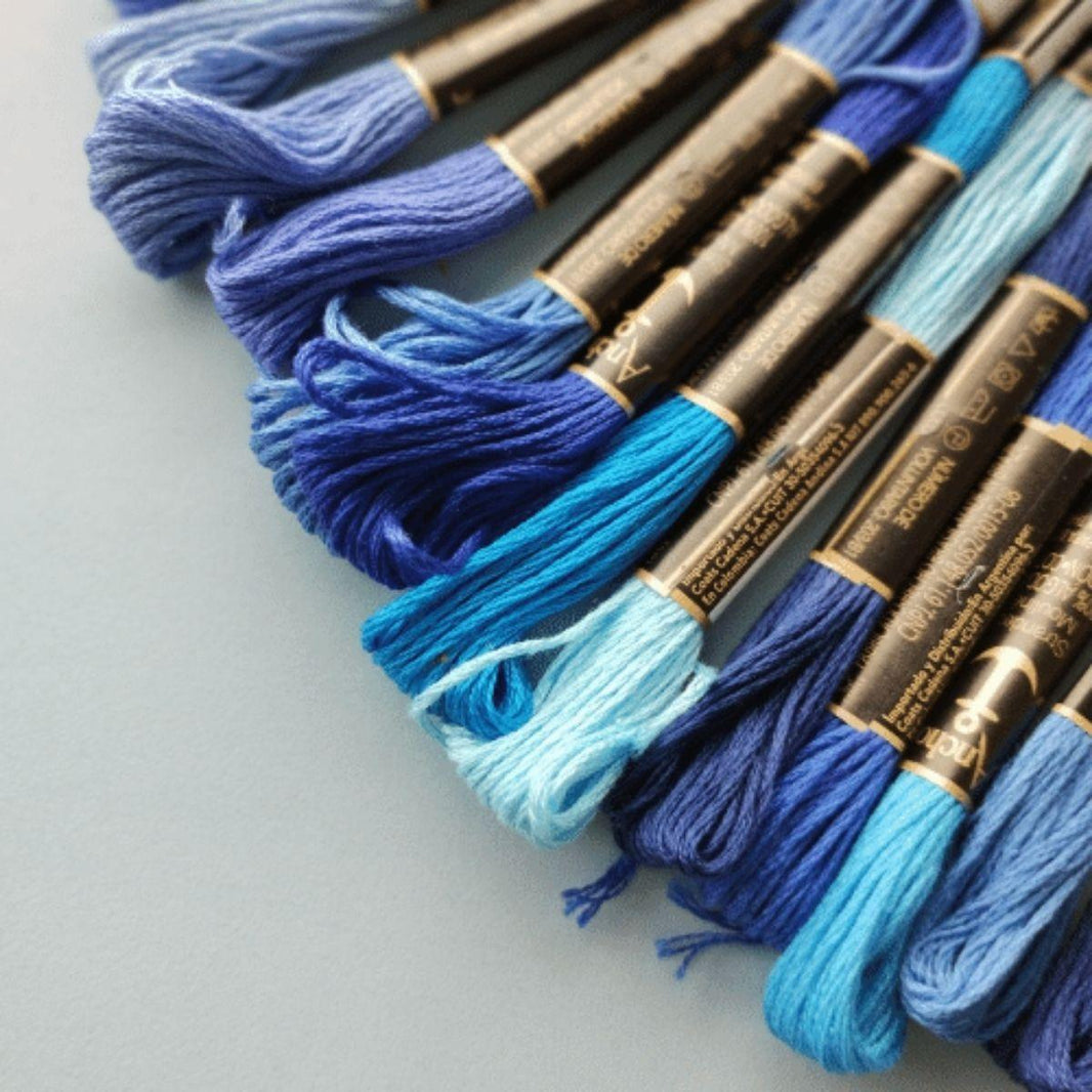Linha Meada Bordado Anchor Mouline 8 Metros Tons de Azul - Palácio da Arte
