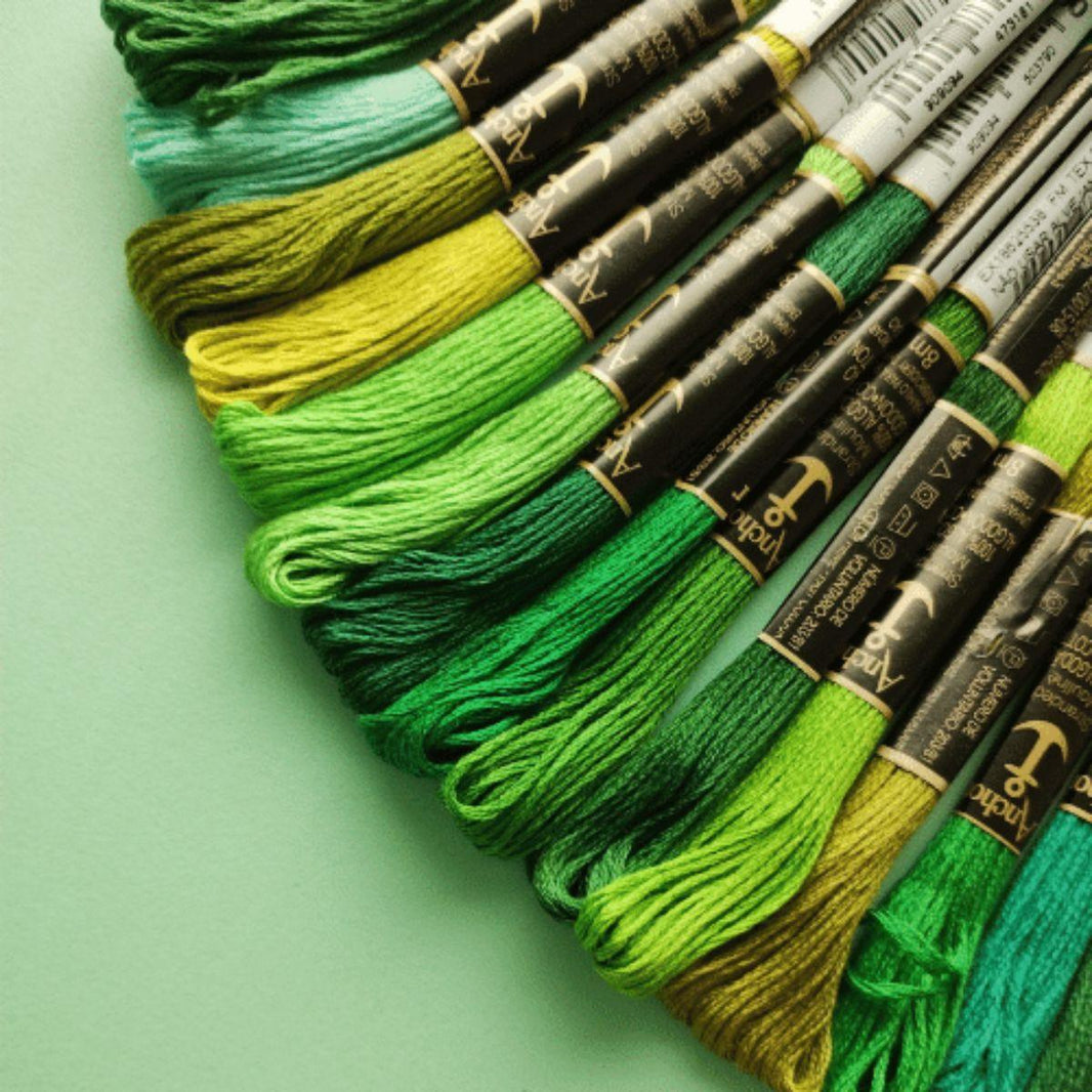 Linha Meada Bordado Anchor Mouline 8 Metros Tons de Verde - Palácio da Arte