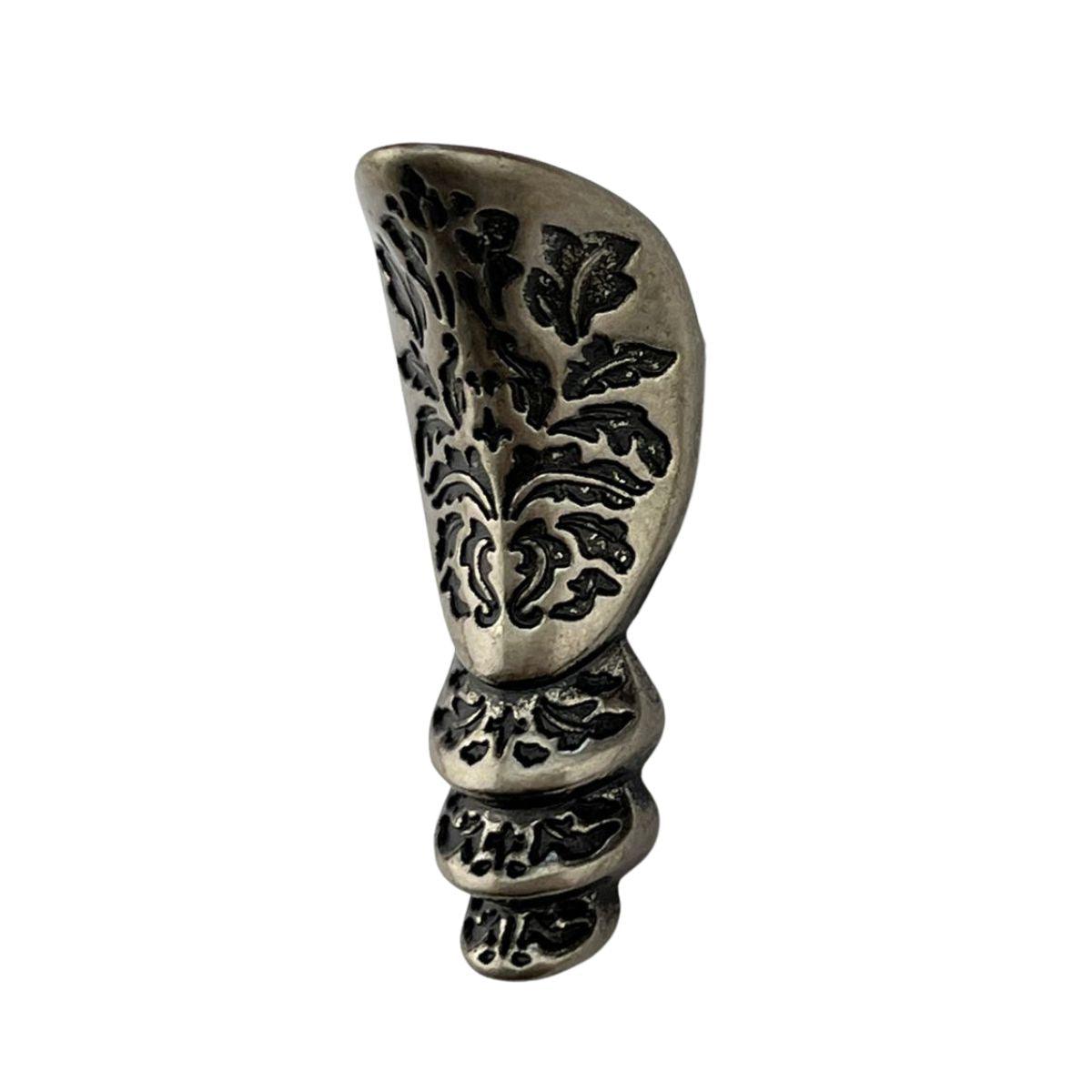 Pezinho Egípcio Bota em Metal Prata Velho 1,8x4,5cm Kit com 4 Peças - Palácio da Arte
