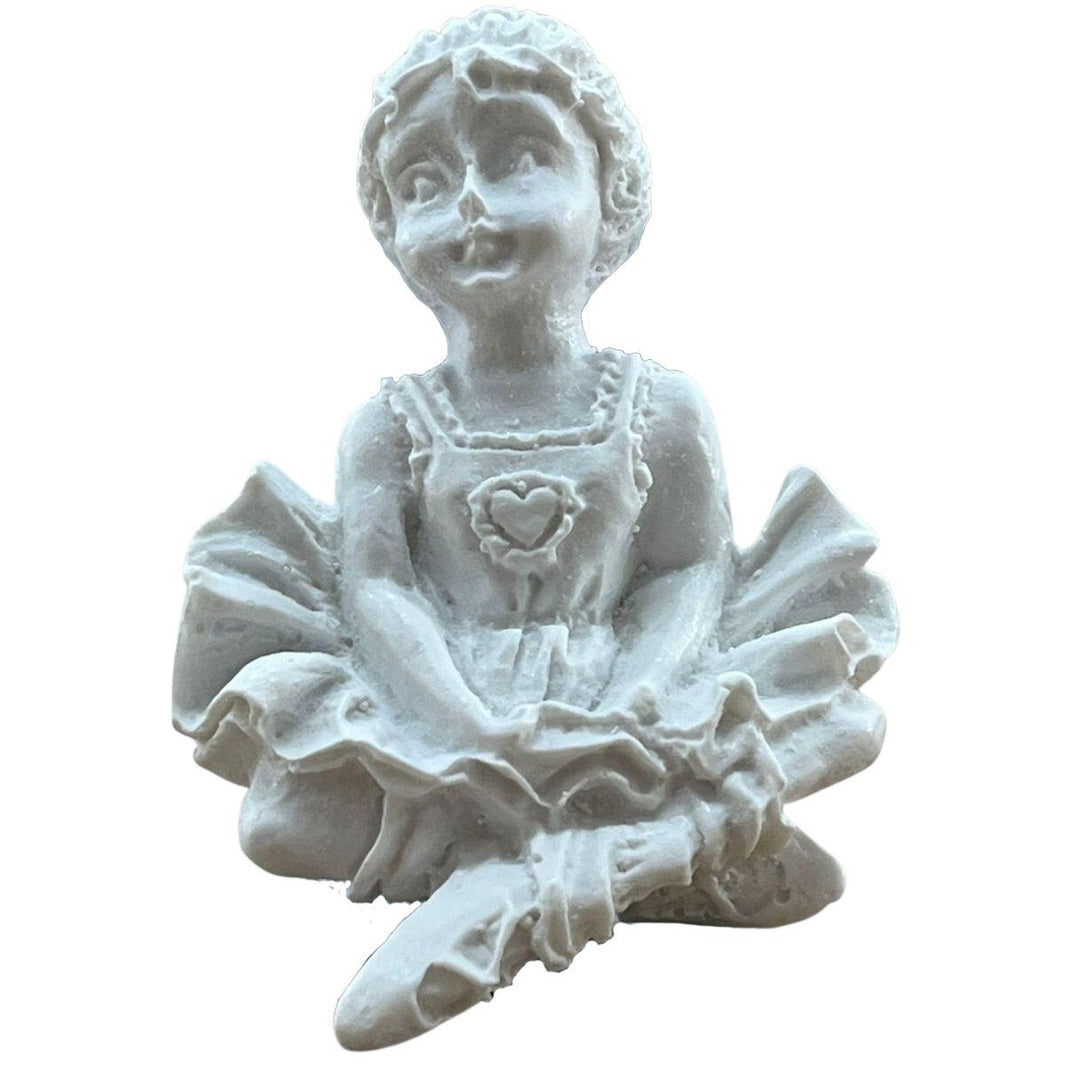Aplique Bailarina Sentada Perna Cruzada 8x5,5cm Resina - Palácio da Arte