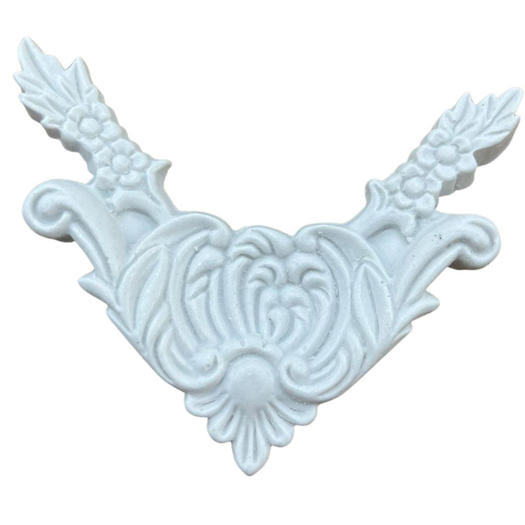 Cantoneira Realeza 9,5x10,5cm Resina - Palácio da Arte