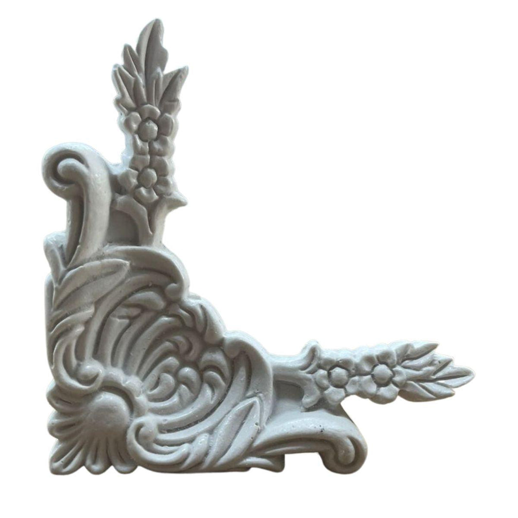 Cantoneira Realeza 9,5x10,5cm Resina - Palácio da Arte