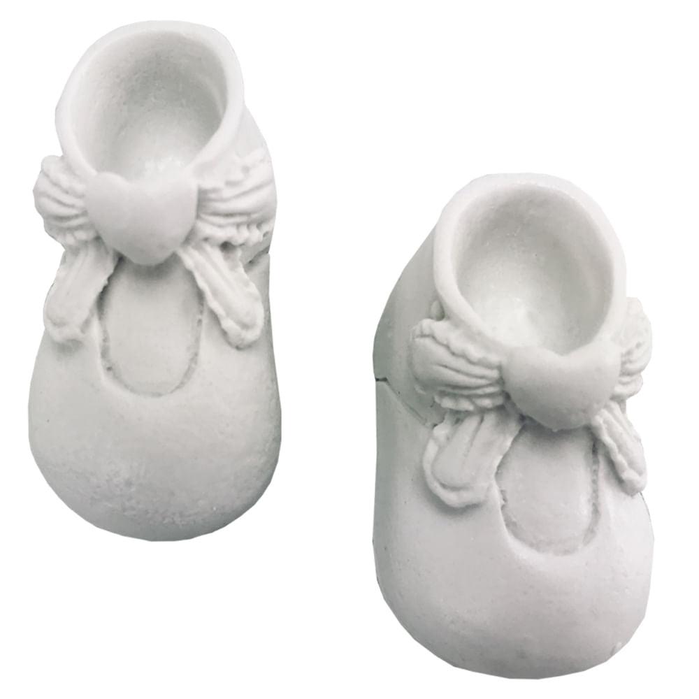 Par de Sapatos Bebê 4,5x2,5x3cm Resina - Palácio da Arte